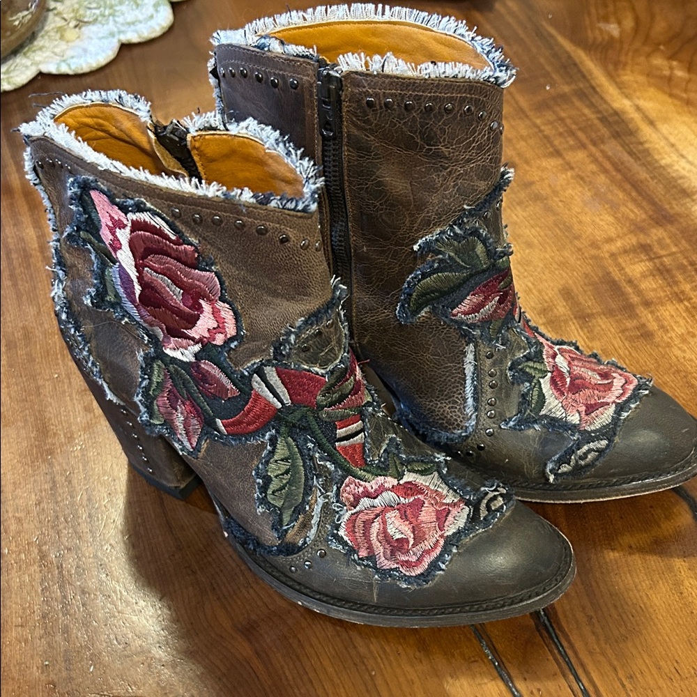 Old Gringo Brown Ankle Boots with Rose Embroidery